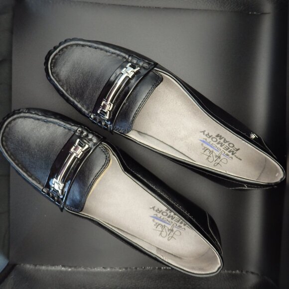 LifeStride Velocity Black Vanity Loafer - Picture 2 of 9